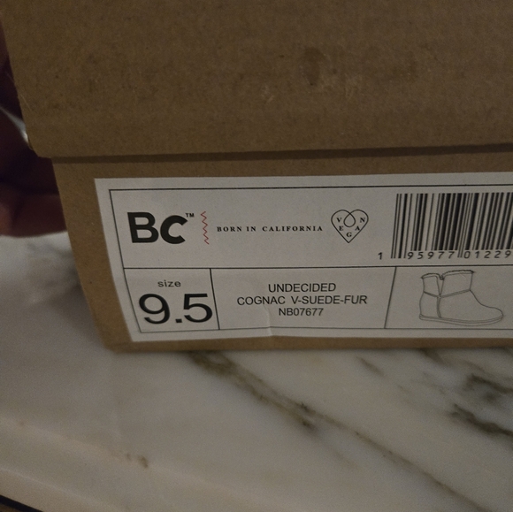 BC undecided vegan suede flat wedge boots - Womens Size 9.5 - Picture 8 of 8